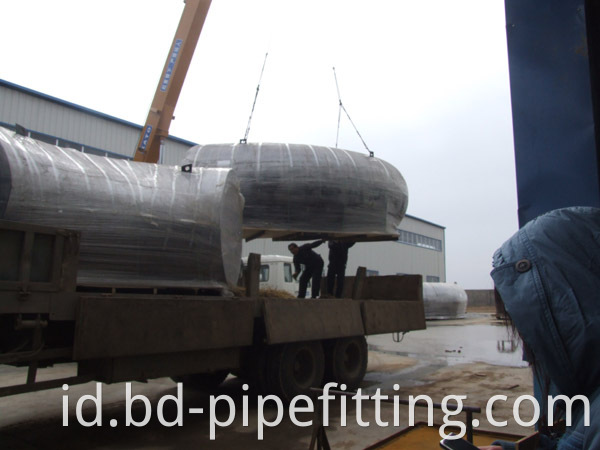 Alloy pipe fitting (98)